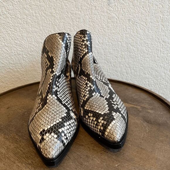 Marc Fisher LTD Yilda Snakeskin Leather Notched Ankle Boots Women's Size 7.5 M - Picture 6 of 10